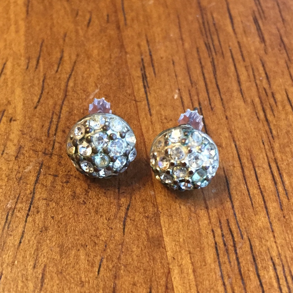 Rhinestone stud earrings